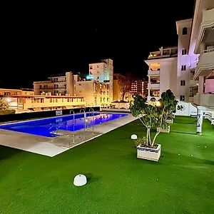 Carihuela Playa Nidos 1 , Torremolinos España
